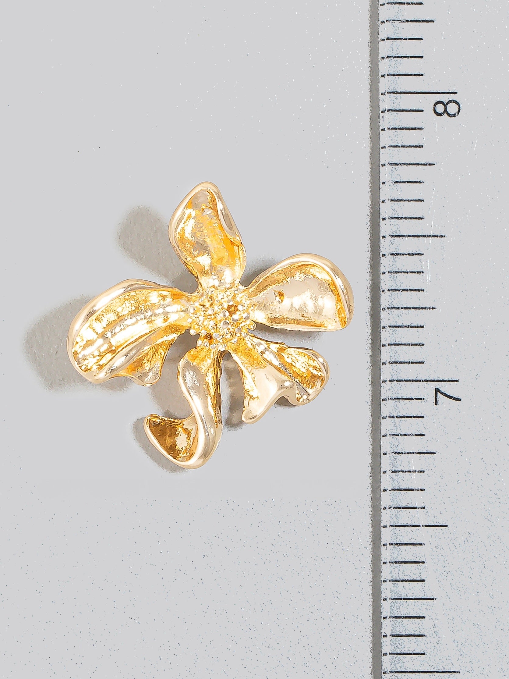 Detailed Metallic Flower Stud Earrings