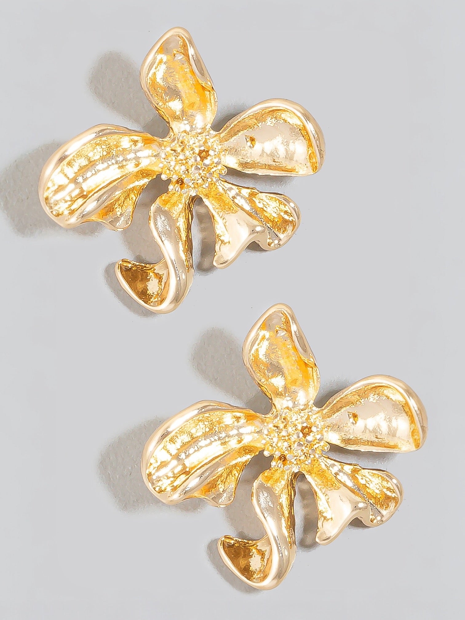 Detailed Metallic Flower Stud Earrings