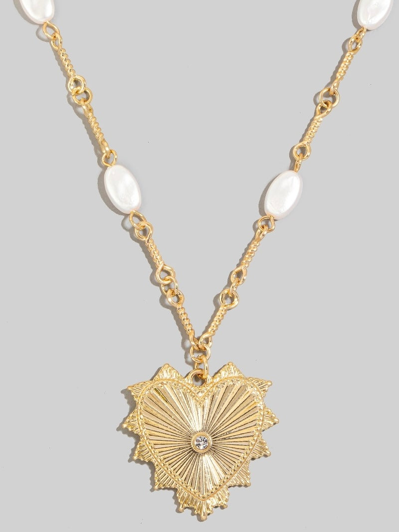 Intricate Heart Pendant Pearl Statin Beads Chain Necklace