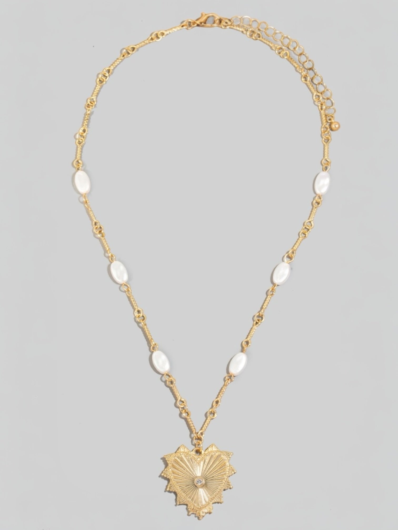 Intricate Heart Pendant Pearl Statin Beads Chain Necklace
