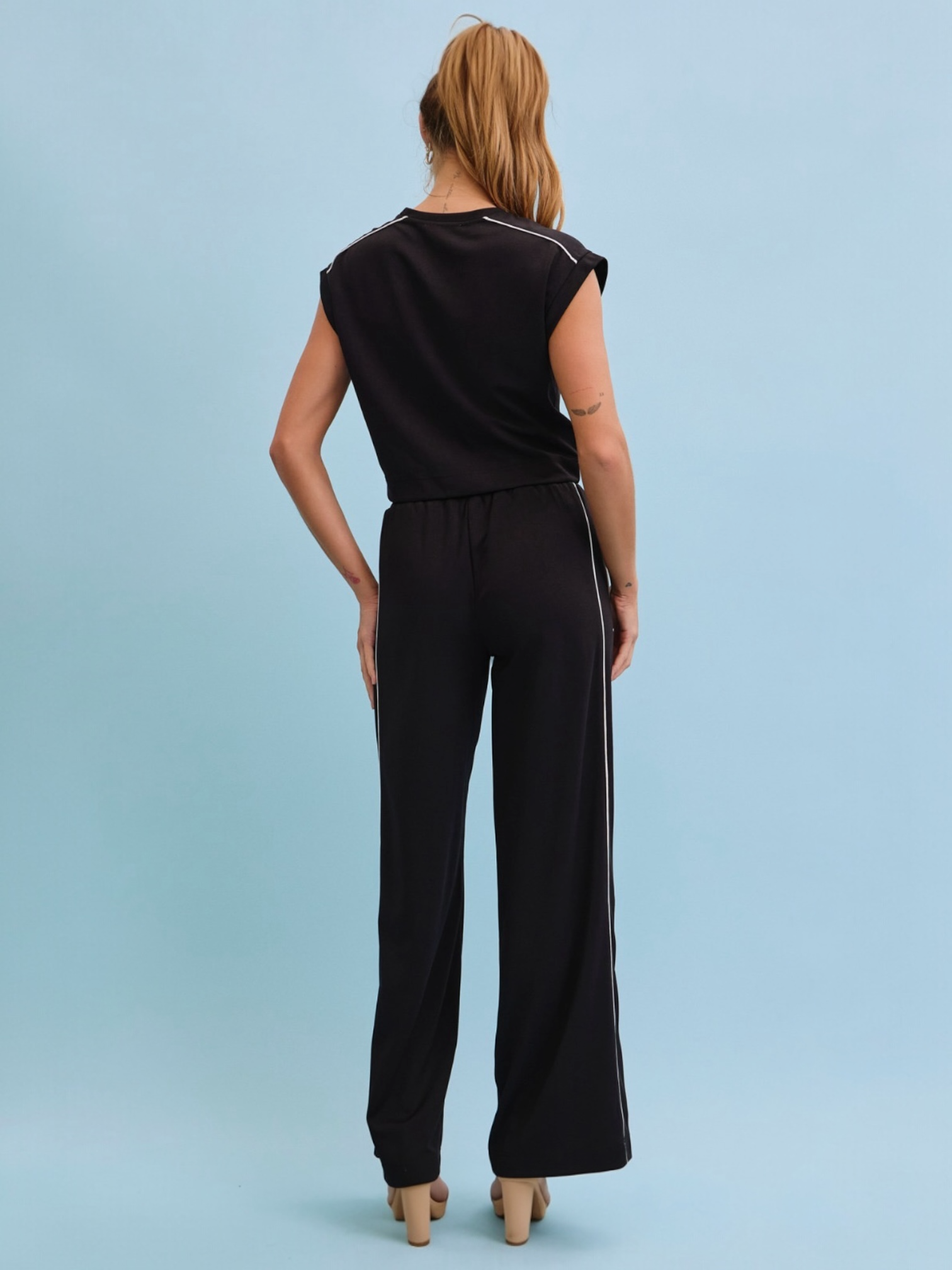 Fernanda 2 Piece Black Set