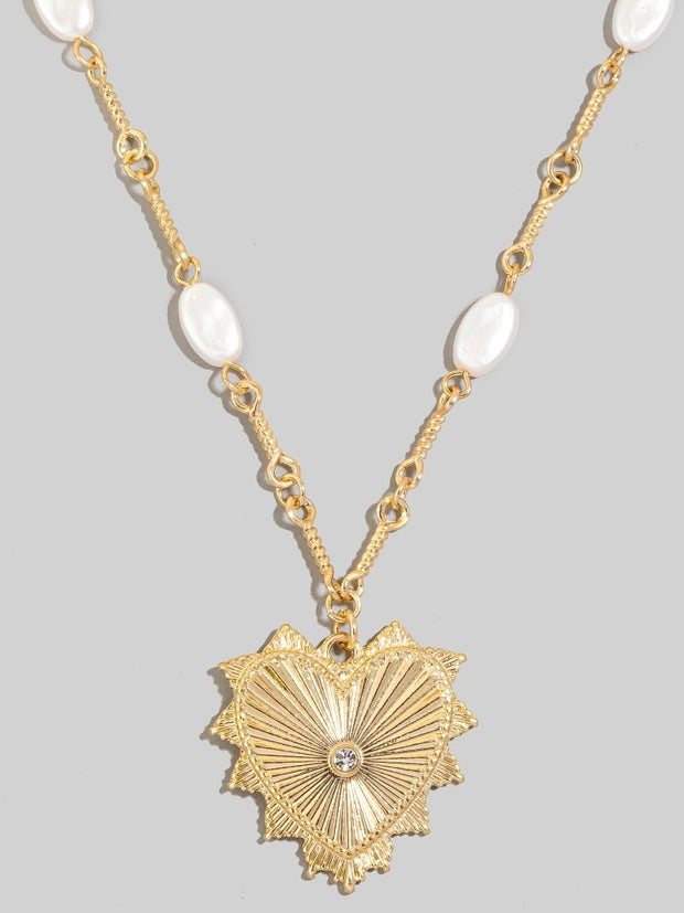 Intricate Heart Pendant Pearl Statin Beads Chain Necklace