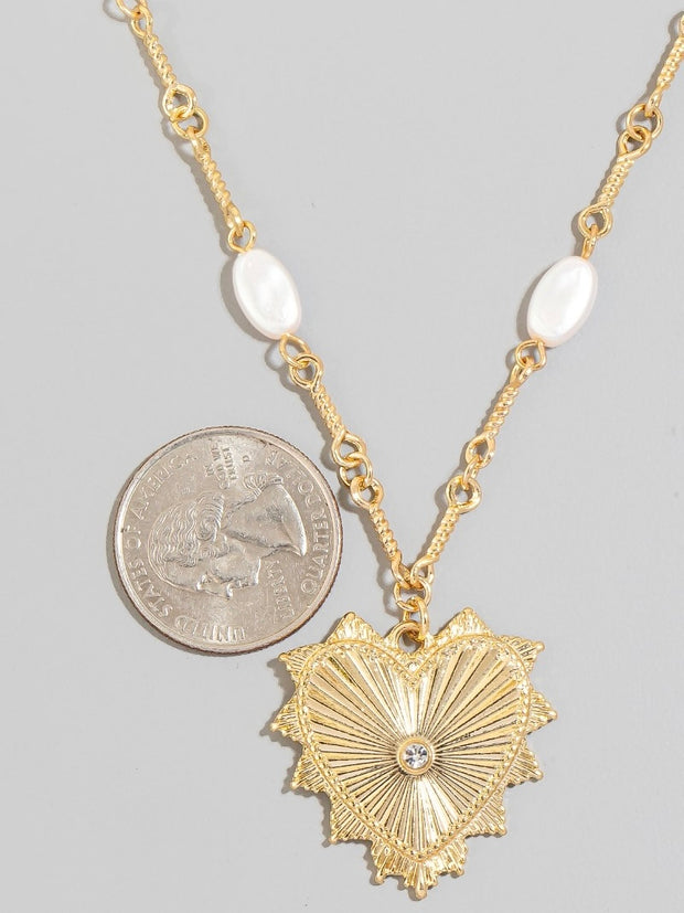 Intricate Heart Pendant Pearl Statin Beads Chain Necklace