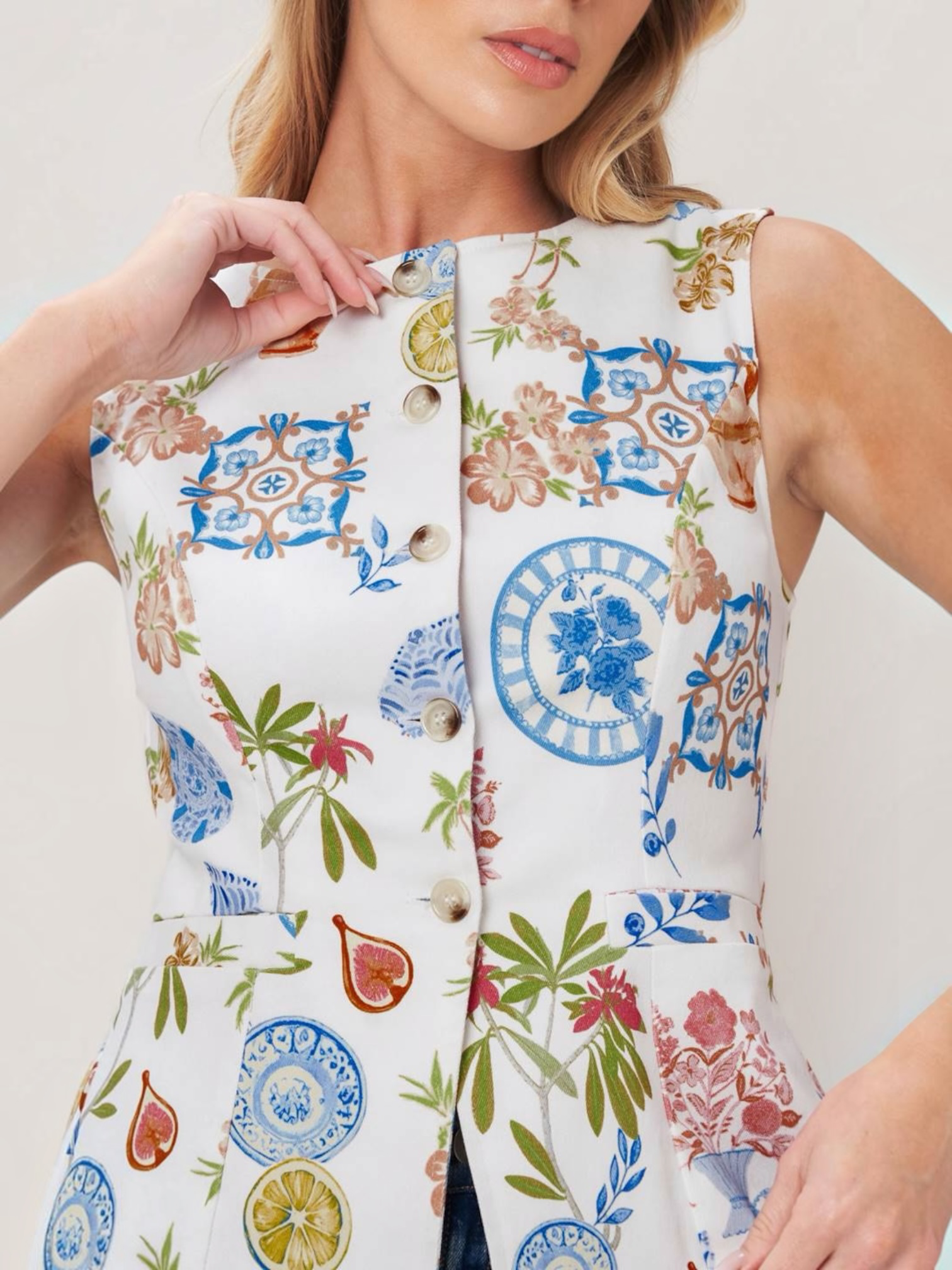 Dalia Woven Printed Vest
