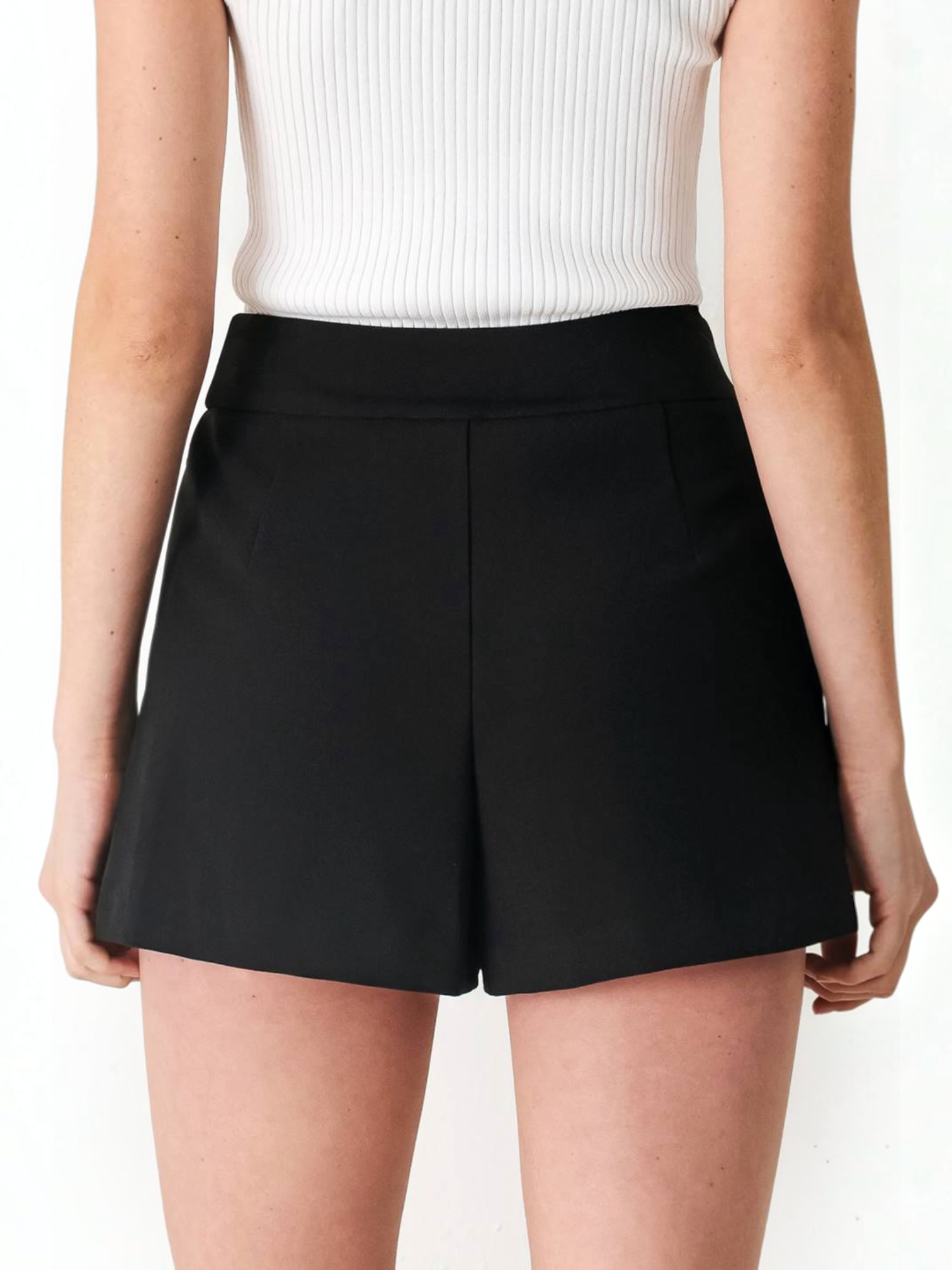 Ariana Pleated Black Skort